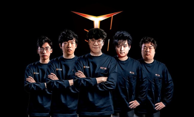 的帮助下 的帮助下